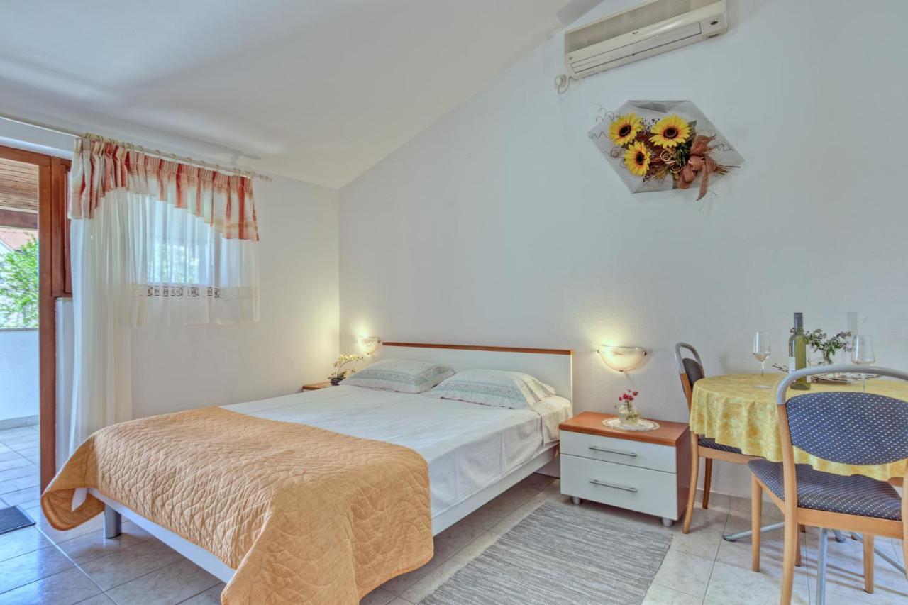 Apartmets Slavica 1644 バニョレ エクステリア 写真