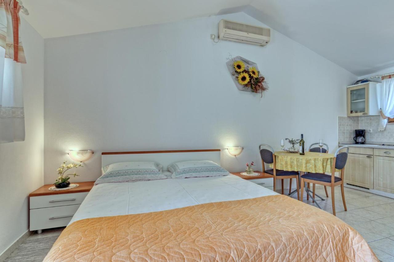 Apartmets Slavica 1644 バニョレ エクステリア 写真