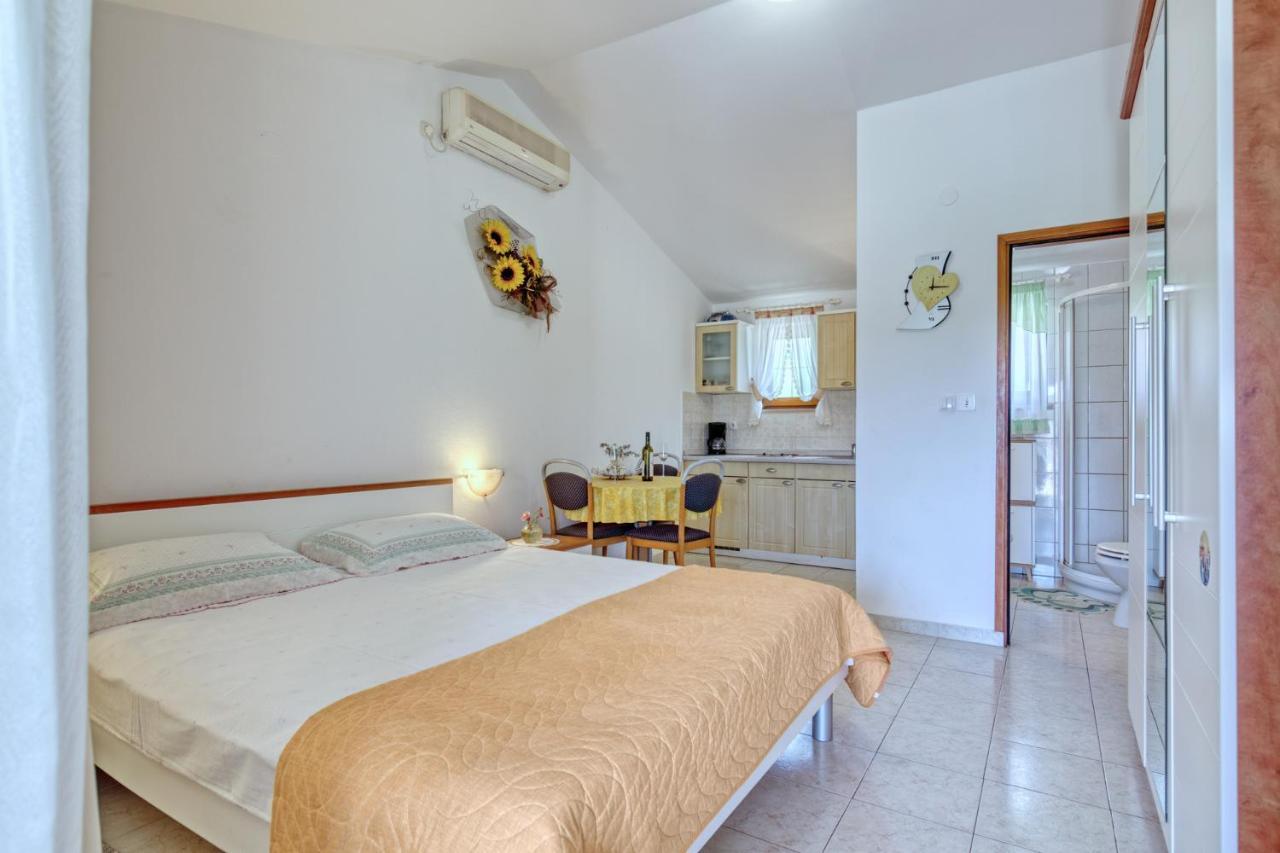 Apartmets Slavica 1644 バニョレ エクステリア 写真