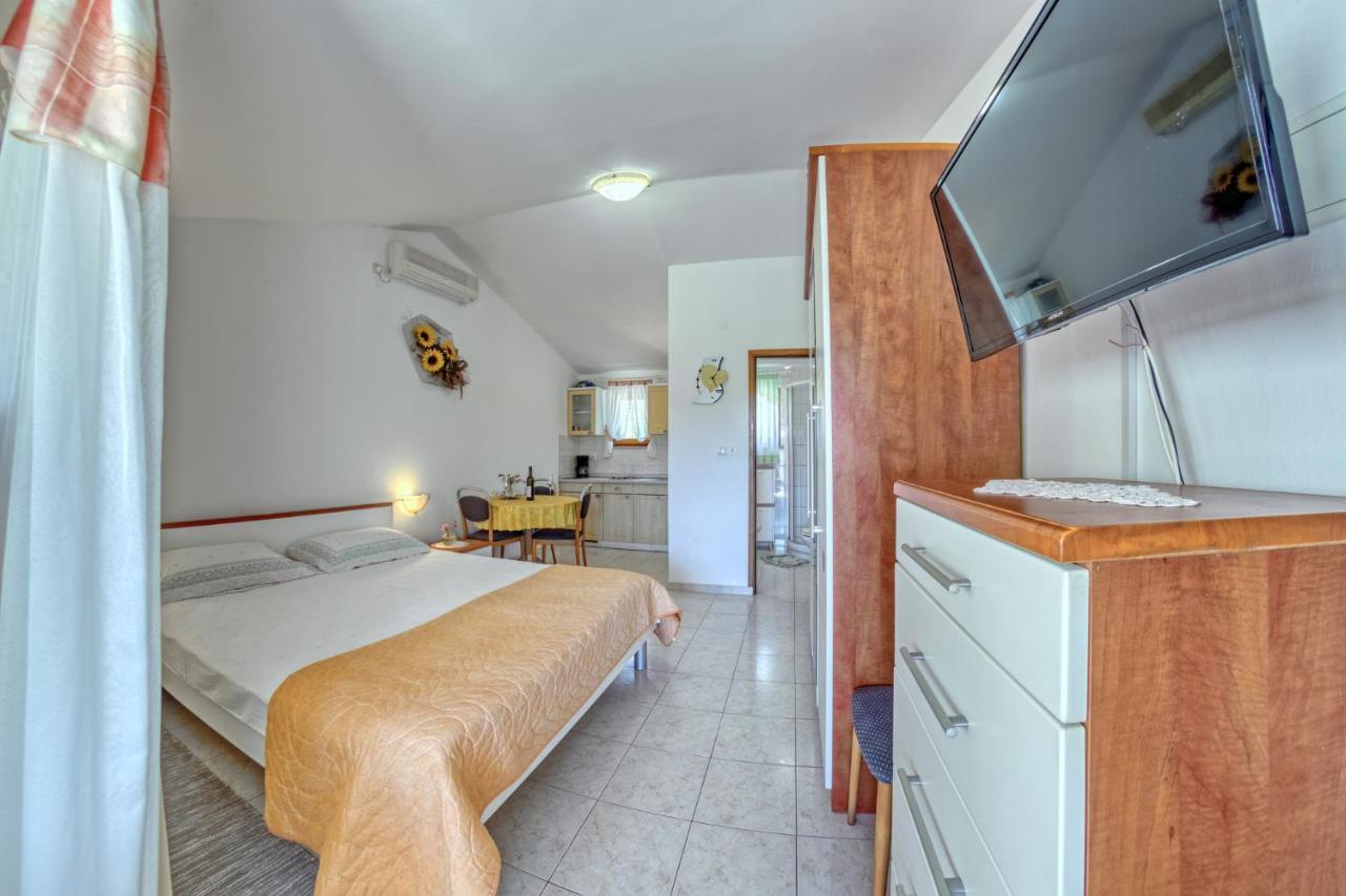 Apartmets Slavica 1644 バニョレ エクステリア 写真