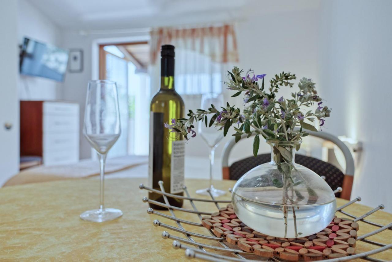 Apartmets Slavica 1644 バニョレ エクステリア 写真