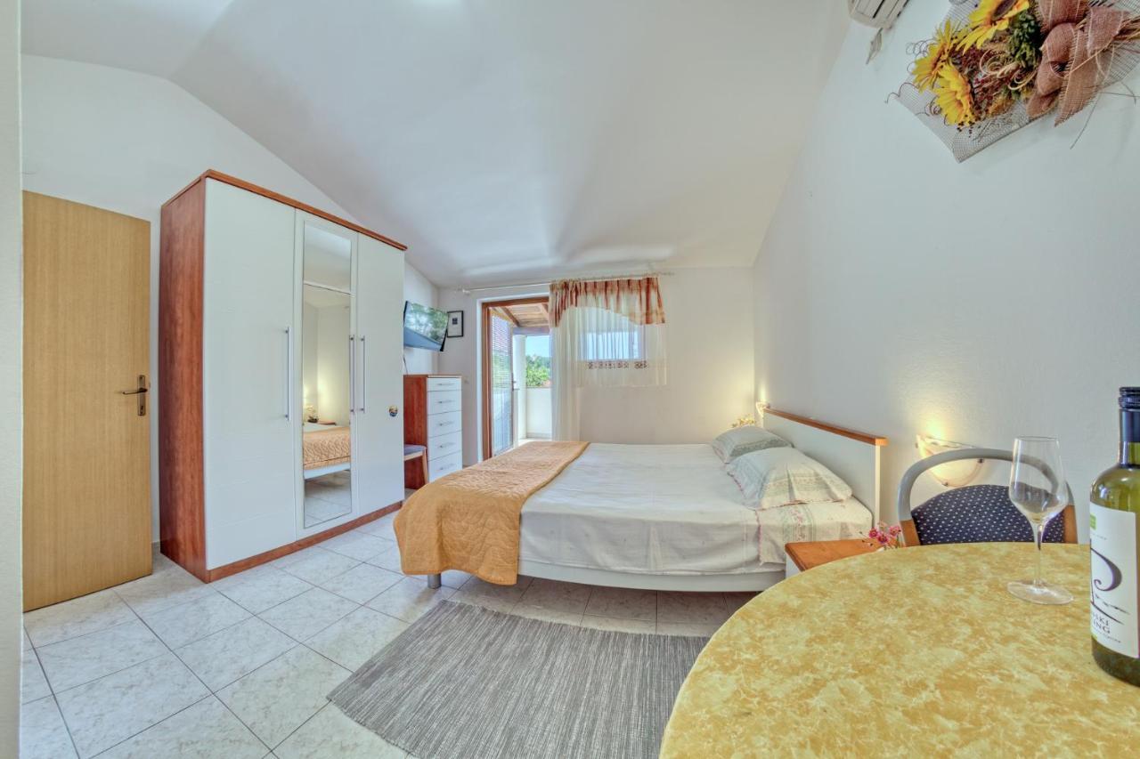 Apartmets Slavica 1644 バニョレ エクステリア 写真