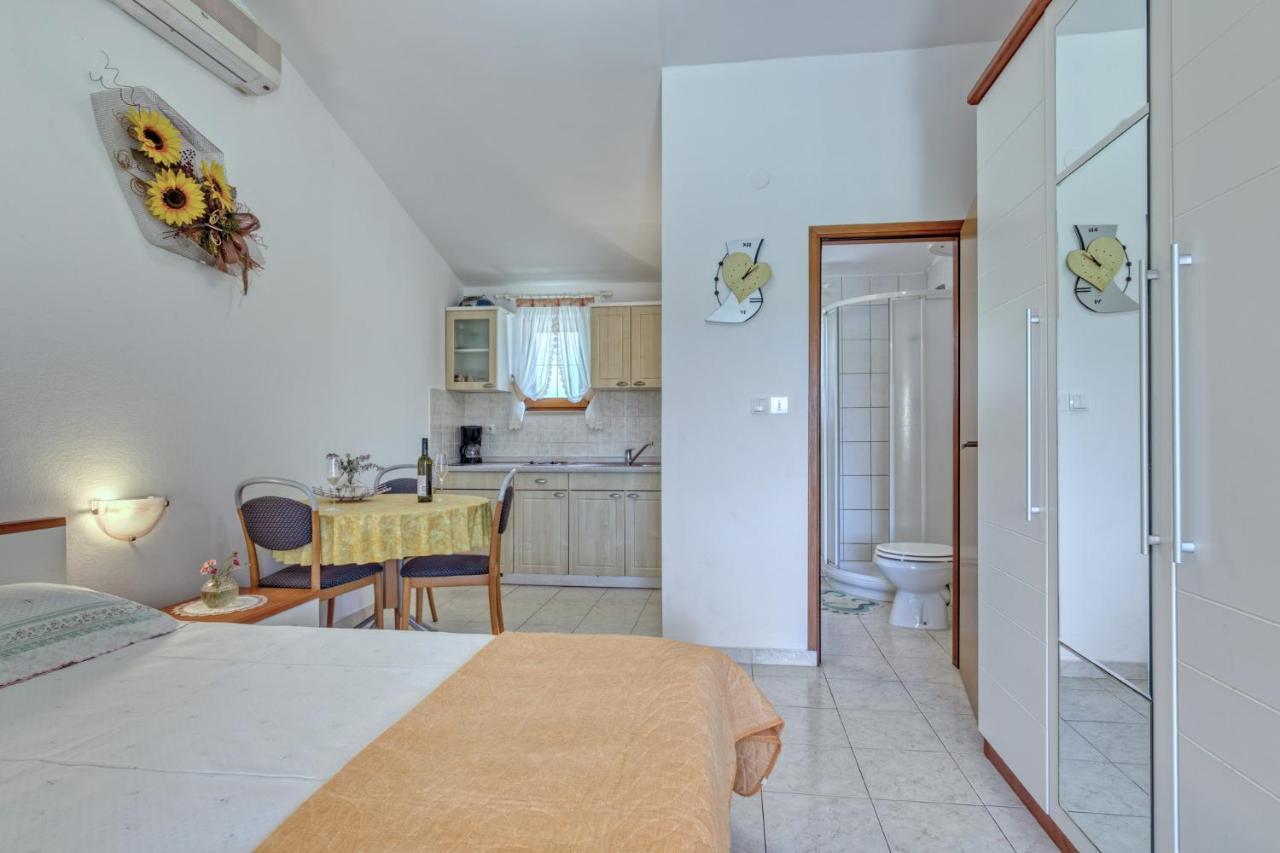 Apartmets Slavica 1644 バニョレ エクステリア 写真